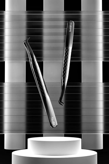 Lashiivo Tweezers